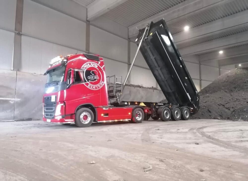 6e0ad225 3351 4969 8bab 00ba9c3edd71